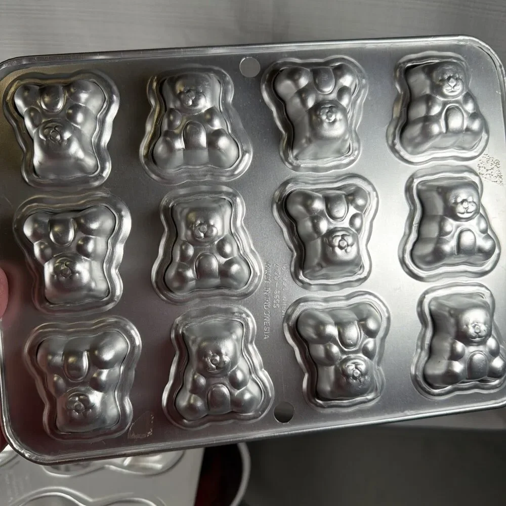 Lot of 3 Wilton Cake Pans Bunny Teddy Bear New Bumblebee/Ladybug Novelty Mold